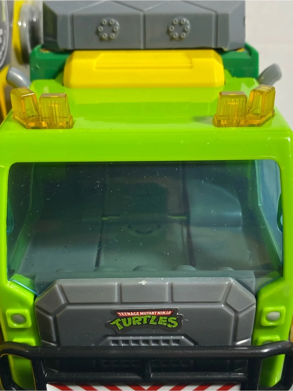 Teenage Mutant Ninja Turtles Thrash N' Battle Garbage Truck